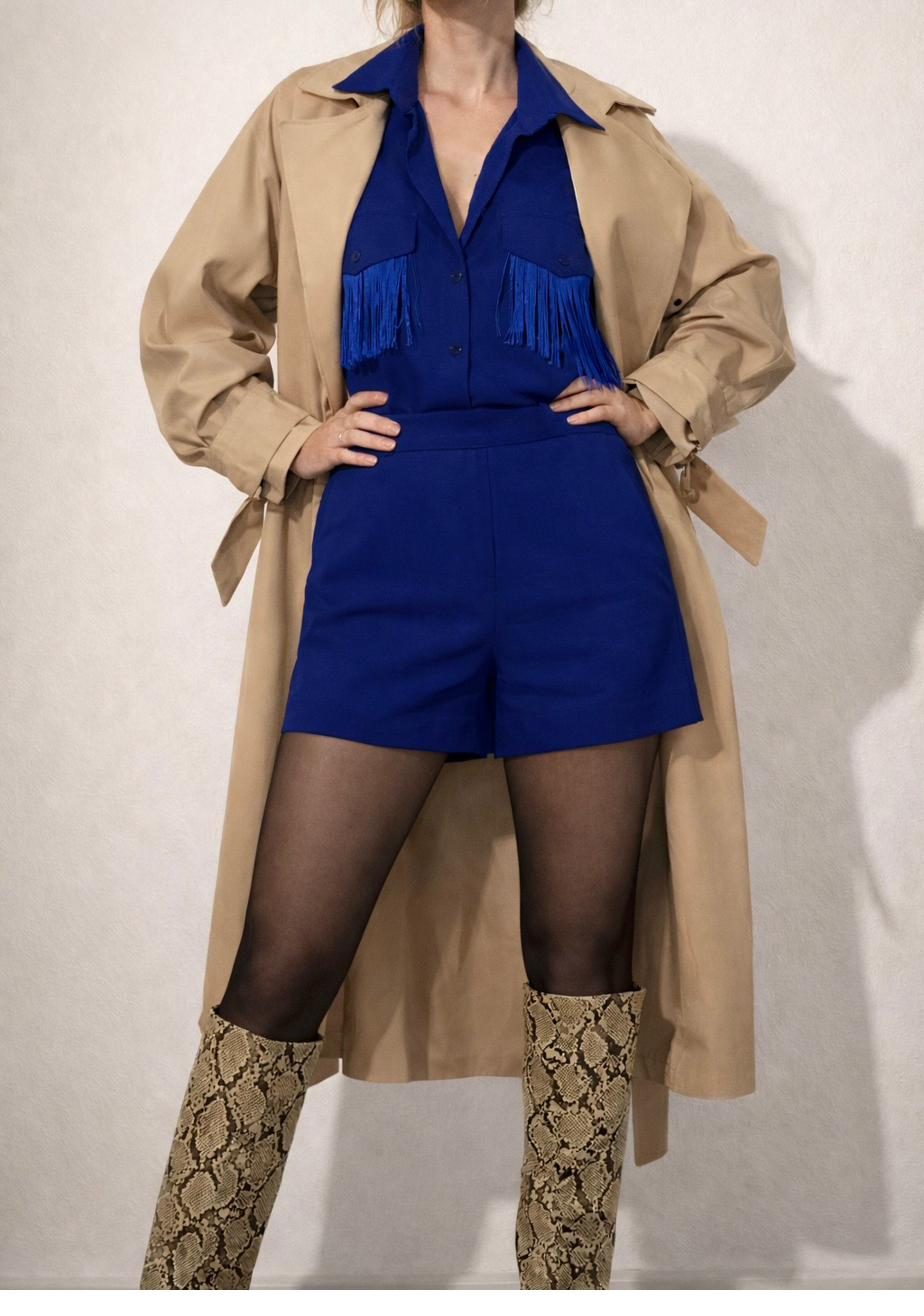 Béné cobalt debout